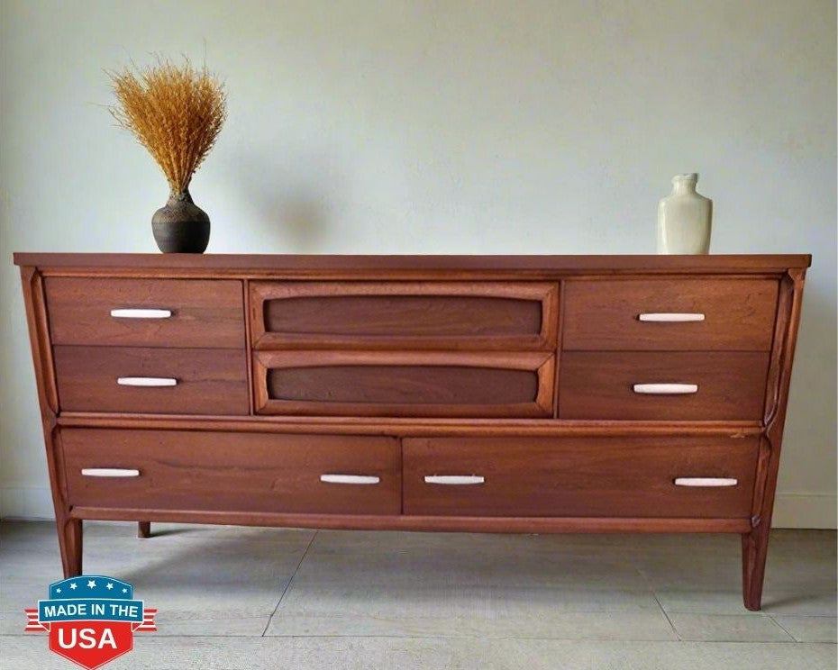Vintage 1960s Mid-Century Modern Walnut Credenza / TV Console / Dresser