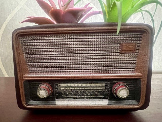 Retro Radio Succulant Pot