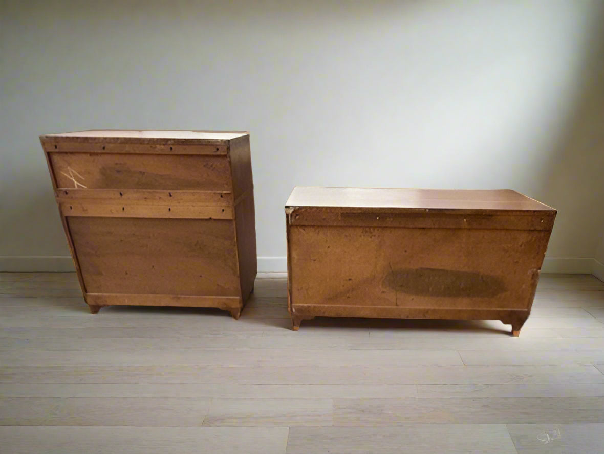 Refinished 1960s American of Martinsville 2-Piece Walnut MCM Dresser Set