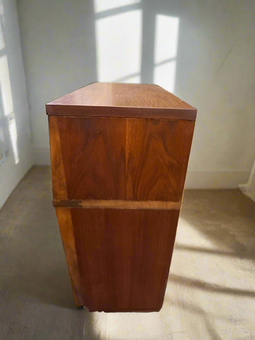 Refinished 1960s American of Martinsville 2-Piece Walnut MCM Dresser Set