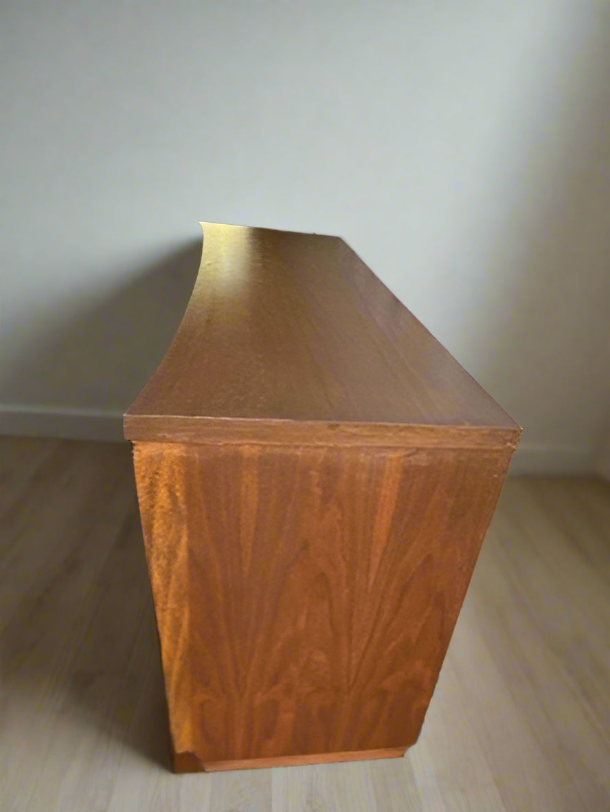 Refinished 1960s American of Martinsville 2-Piece Walnut MCM Dresser Set